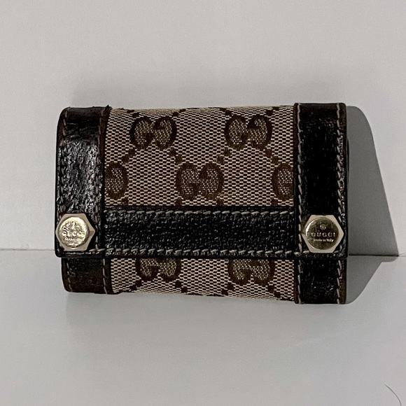 Handbags - 17 Gucci key holder